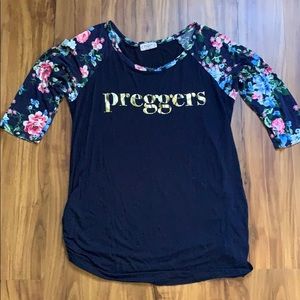 Tops - Maternity Graphic Tee - Floral Preggers Tops - Maternity Graphic Tee - Floral Preggers